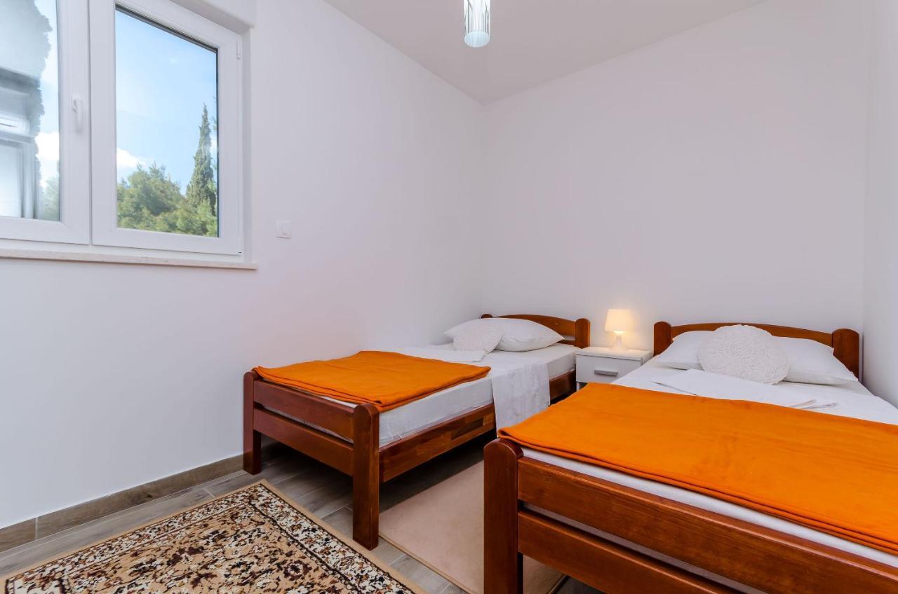 Apartment Rozalia Τρογκίρ Εξωτερικό φωτογραφία