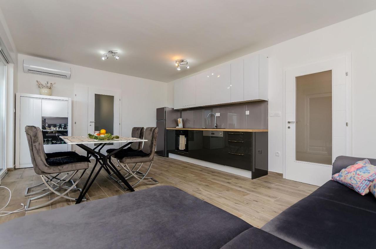 Apartment Rozalia Τρογκίρ Εξωτερικό φωτογραφία